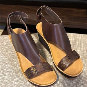 Brown Leather Women's Sandals